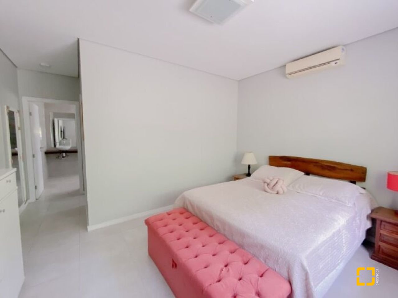 Sítio com 200m², 3 quartos (sendo 1 suíte), 2 garagens, no bairro Ratones em Florianópolis