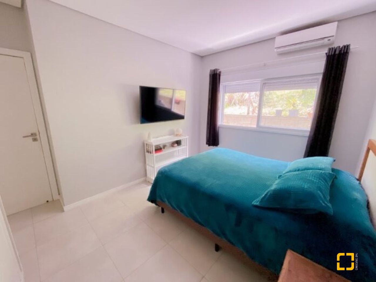 Sítio com 200m², 3 quartos (sendo 1 suíte), 2 garagens, no bairro Ratones em Florianópolis