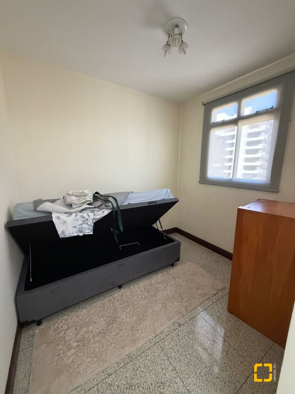 Apartamento com 220m², 4 quartos (sendo 2 suítes), 2 garagens, no bairro Centro em Florianópolis