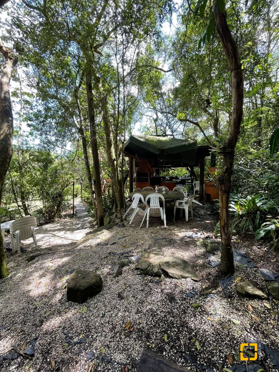 Sítio com 250m², 8 quartos, 2 garagens, no bairro Ratones em Florianópolis