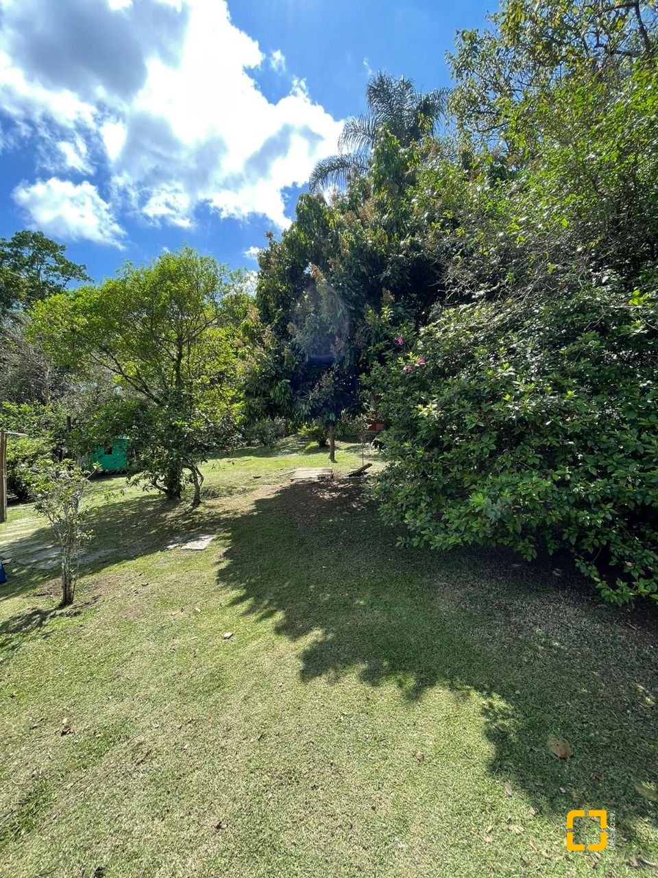 Sítio com 250m², 8 quartos, 2 garagens, no bairro Ratones em Florianópolis