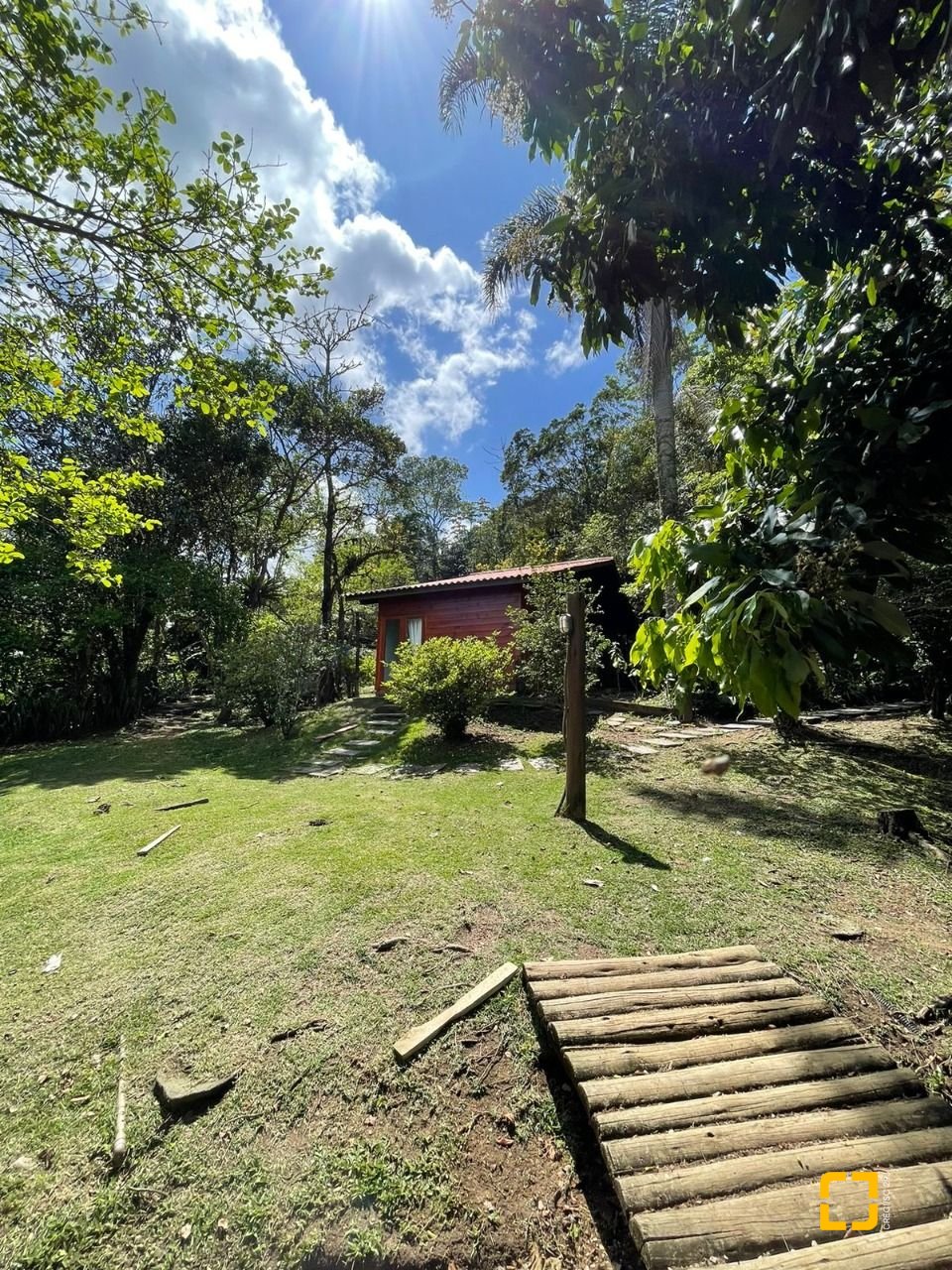 Sítio com 250m², 8 quartos, 2 garagens, no bairro Ratones em Florianópolis