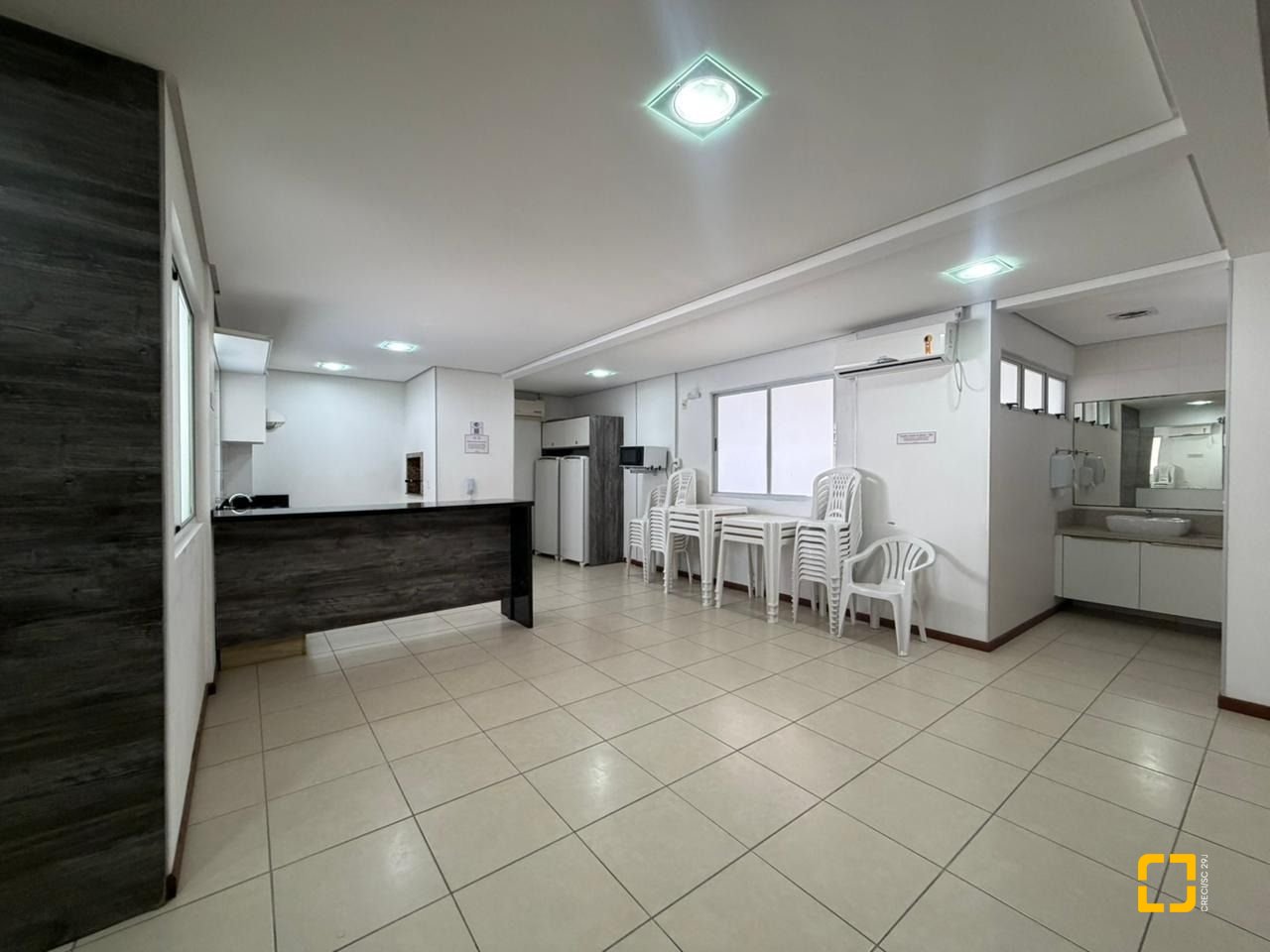 Apartamento com 65m², 2 quartos, 1 garagem, no bairro Fazenda Santo Antônio em São José