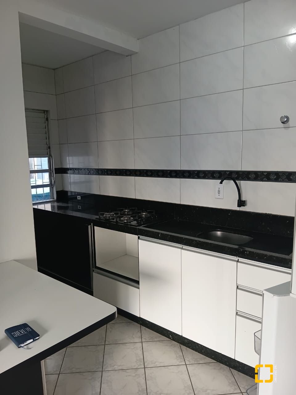 Apartamento com 47m², 2 quartos, 1 garagem, no bairro Passa Vinte em Palhoça