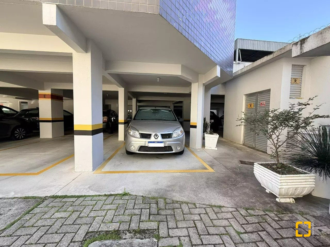 Apartamento com 113m², 3 quartos (sendo 1 suíte), 1 garagem, no bairro Campinas em São José