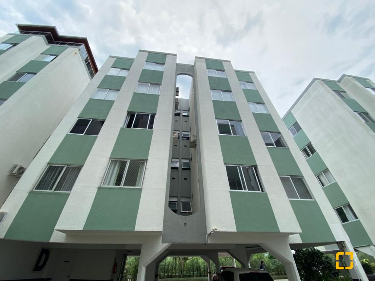 Apartamento com 52m², 2 quartos, 1 garagem, no bairro Itacorubi em Florianópolis