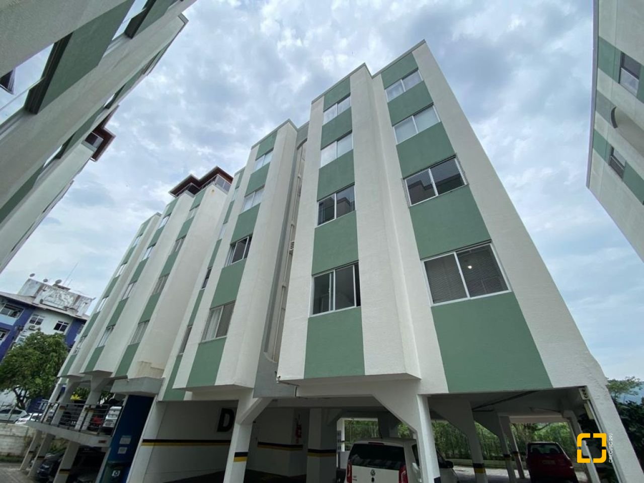 Apartamento com 52m², 2 quartos, 1 garagem, no bairro Itacorubi em Florianópolis