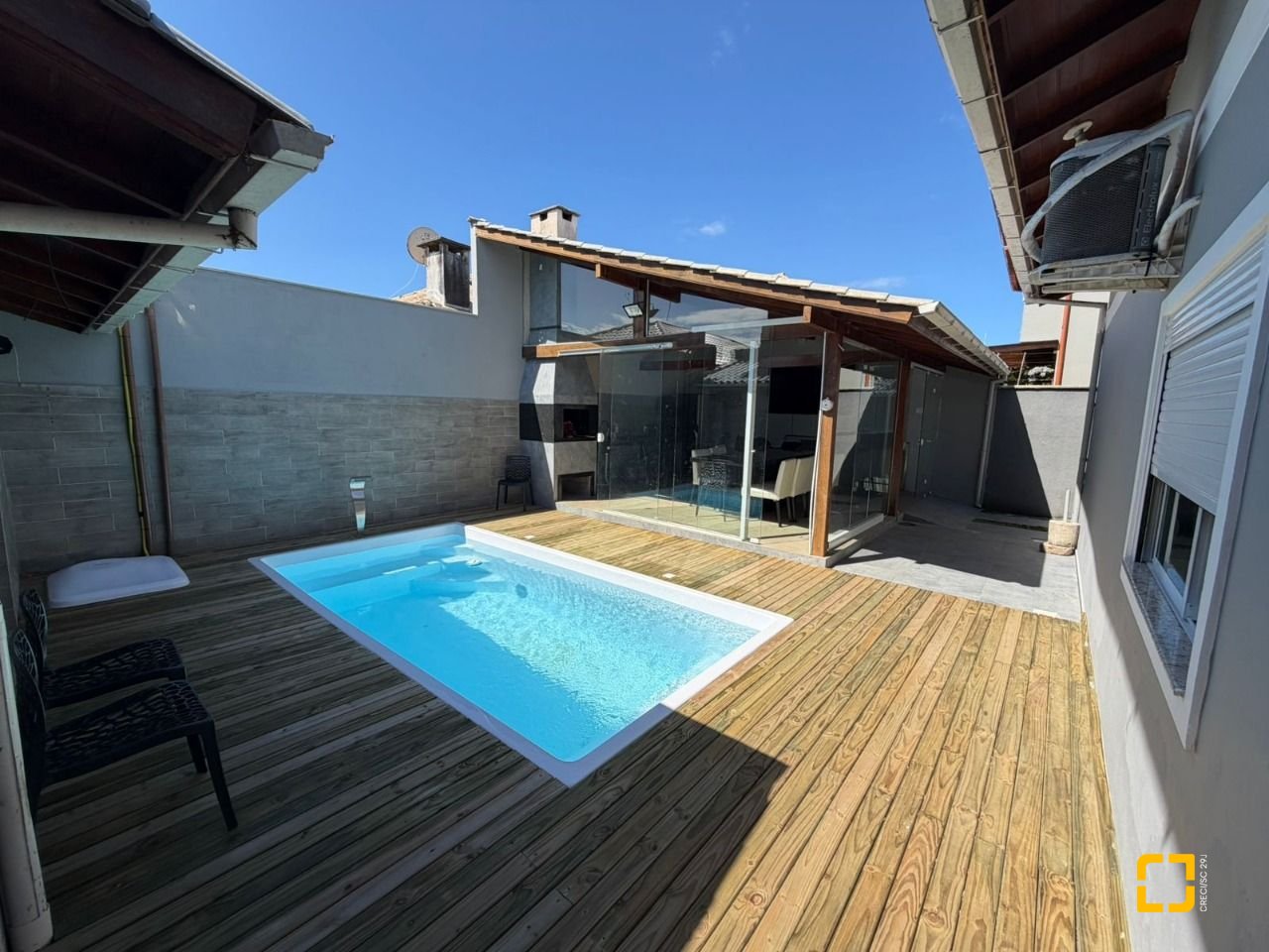 Casa com 190m², 4 quartos (sendo 1 suíte), 2 garagens, no bairro Ingleses em Florianópolis