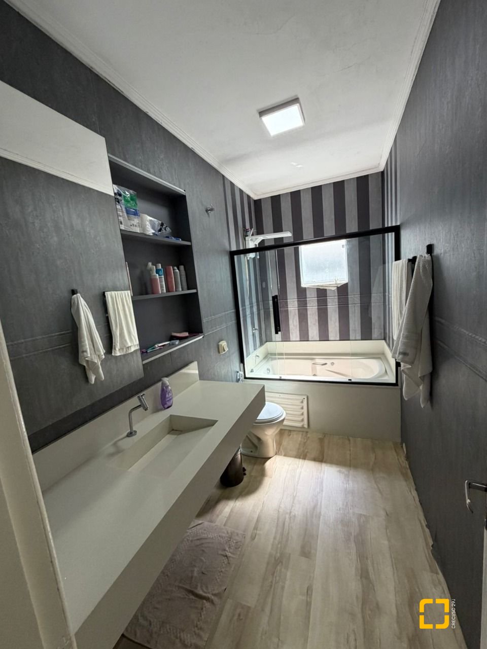 Casa com 190m², 4 quartos (sendo 1 suíte), 2 garagens, no bairro Ingleses em Florianópolis