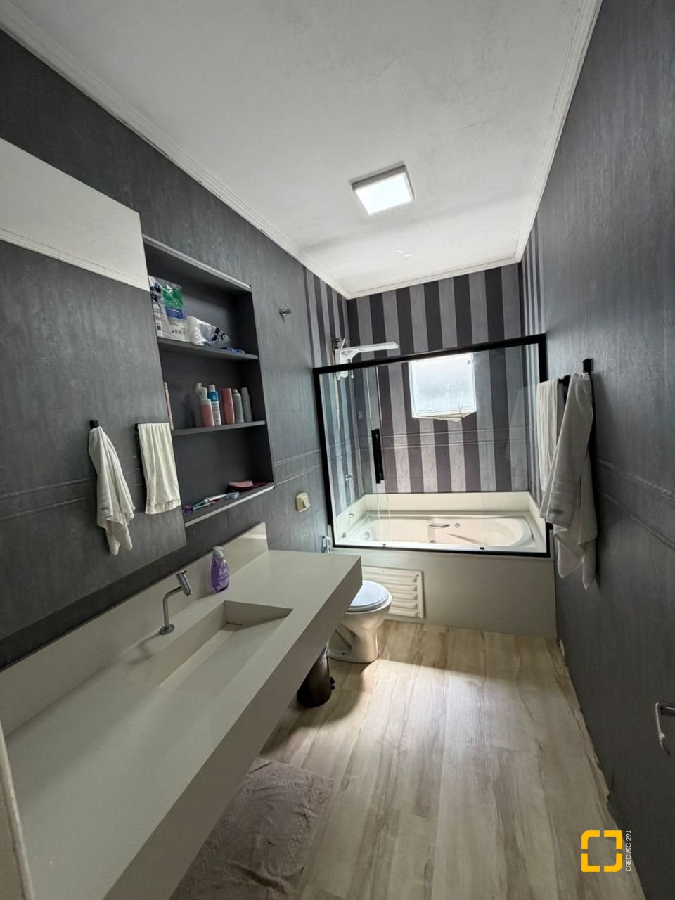 Casa com 190m², 4 quartos (sendo 1 suíte), 2 garagens, no bairro Ingleses em Florianópolis