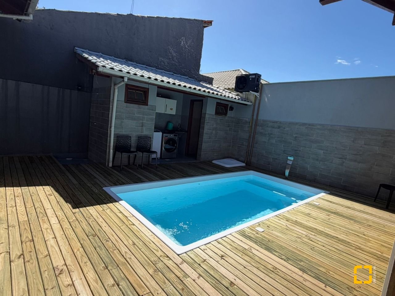 Casa com 190m², 4 quartos (sendo 1 suíte), 2 garagens, no bairro Ingleses em Florianópolis