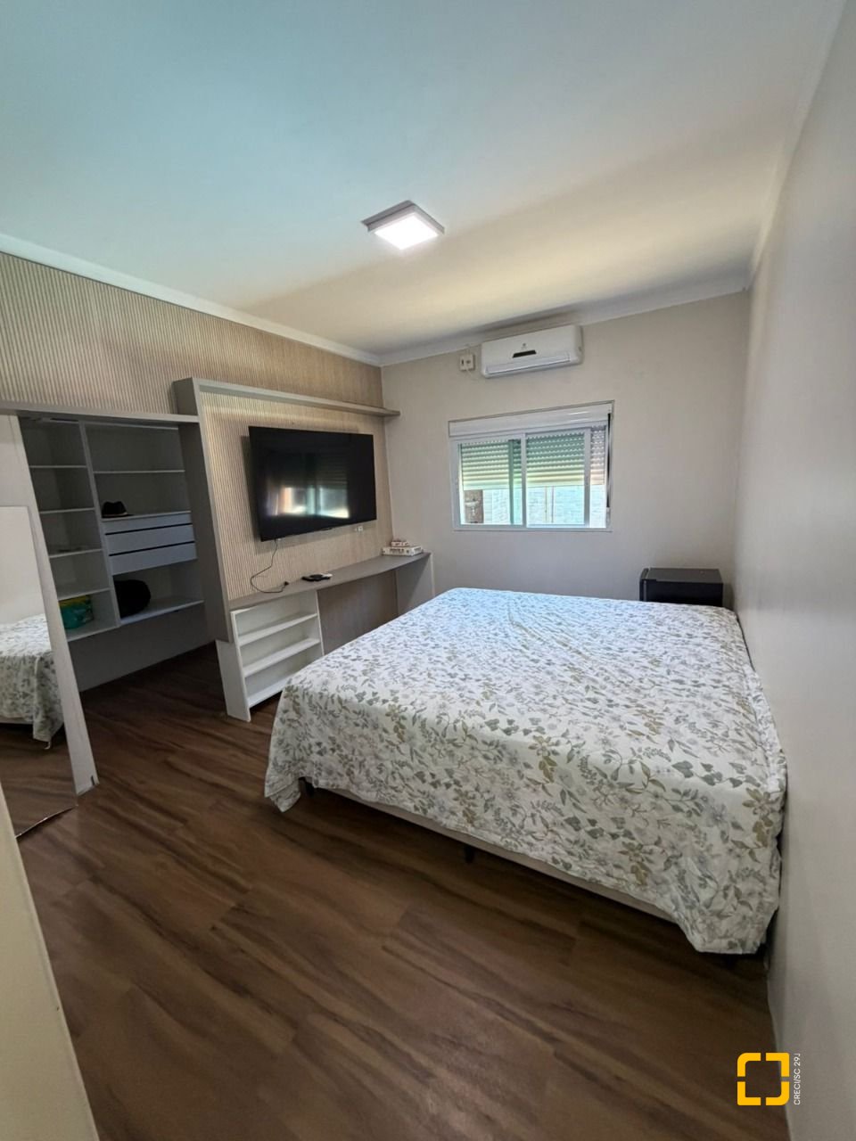 Casa com 190m², 4 quartos (sendo 1 suíte), 2 garagens, no bairro Ingleses em Florianópolis