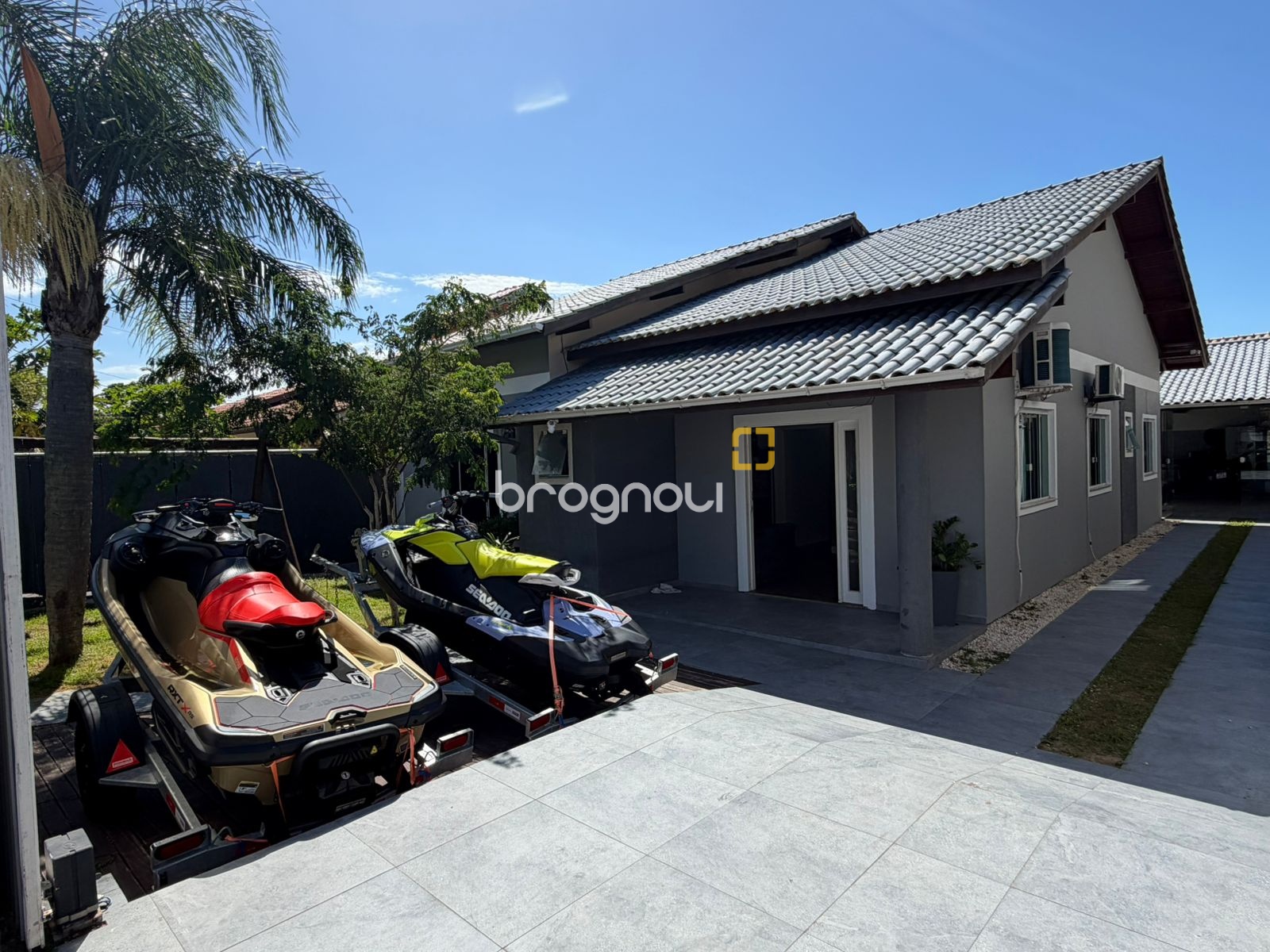 Casa com 190m², 3 quartos (sendo 1 suíte), 2 garagens, no bairro Ingleses em Florianópolis