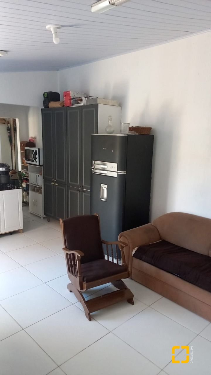 Casa com 51m², 2 quartos, 2 garagens, no bairro Vargem Grande em Florianópolis
