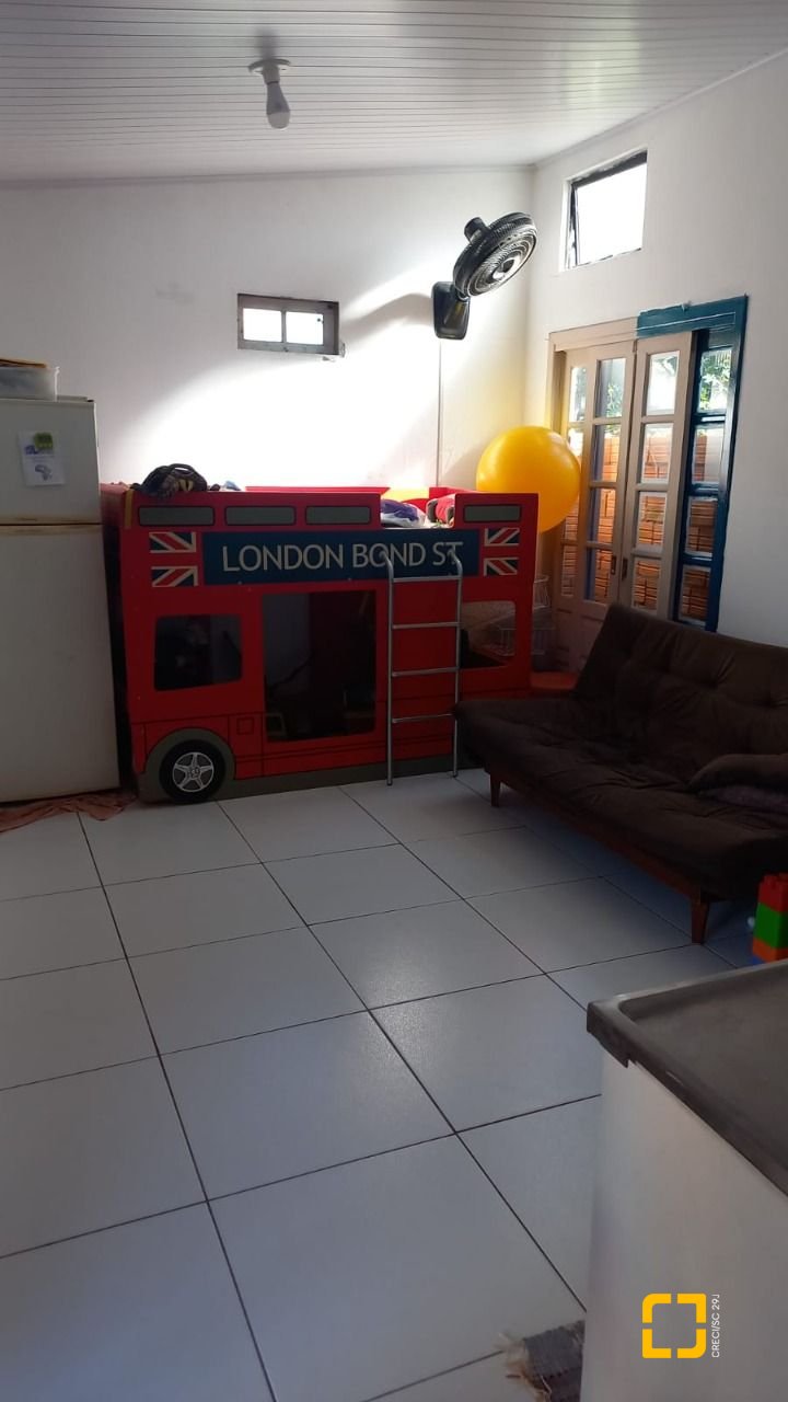 Casa com 51m², 2 quartos, 2 garagens, no bairro Vargem Grande em Florianópolis
