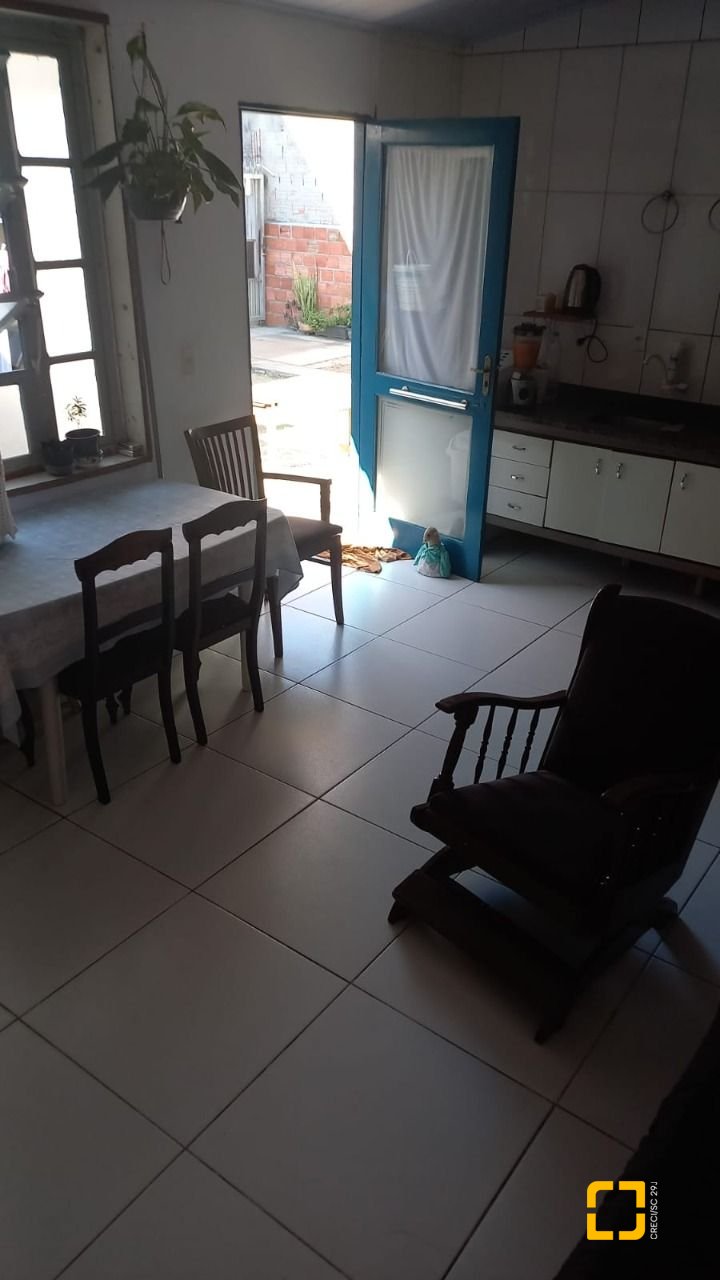 Casa com 51m², 2 quartos, 2 garagens, no bairro Vargem Grande em Florianópolis