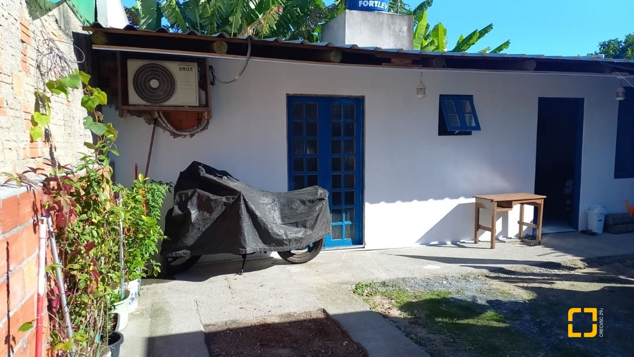 Casa com 51m², 2 quartos, 2 garagens, no bairro Vargem Grande em Florianópolis