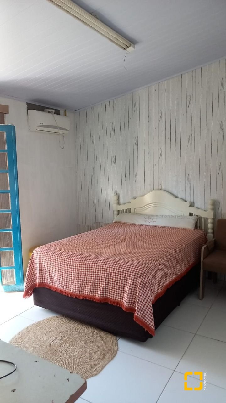 Casa com 51m², 2 quartos, 2 garagens, no bairro Vargem Grande em Florianópolis