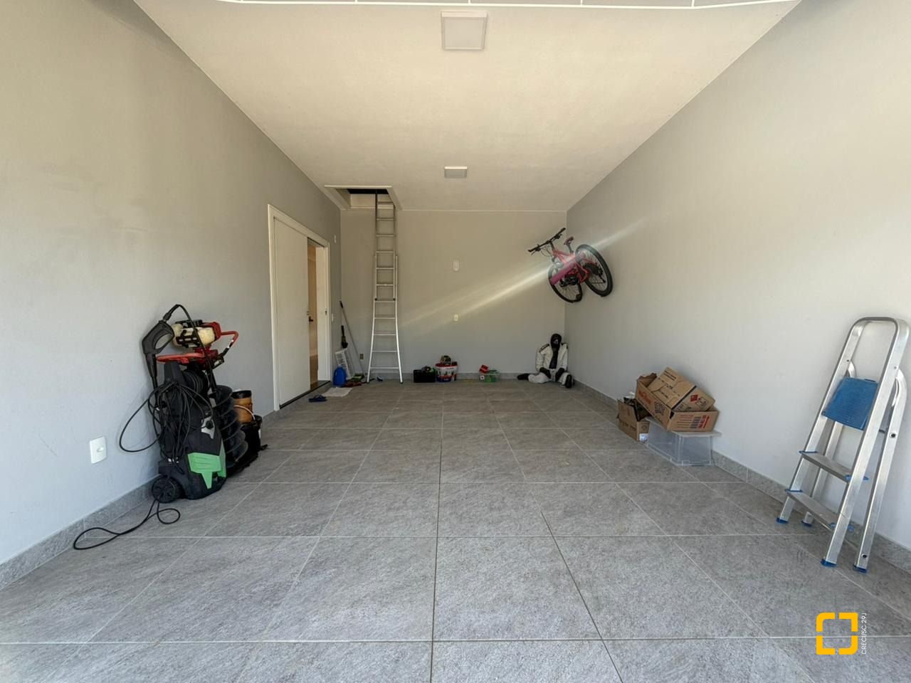 Casa de Condomínio com 204m², 3 quartos (sendo 1 suíte), 1 garagem, no bairro Sul do Rio em Santo Amaro da Imperatriz