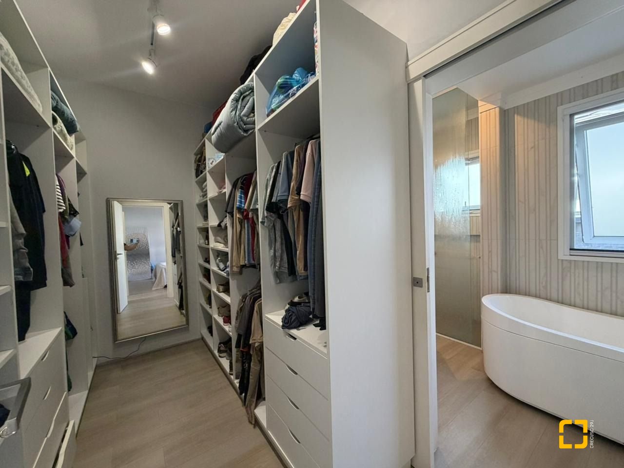 Casa de Condomínio com 204m², 3 quartos (sendo 1 suíte), 1 garagem, no bairro Sul do Rio em Santo Amaro da Imperatriz