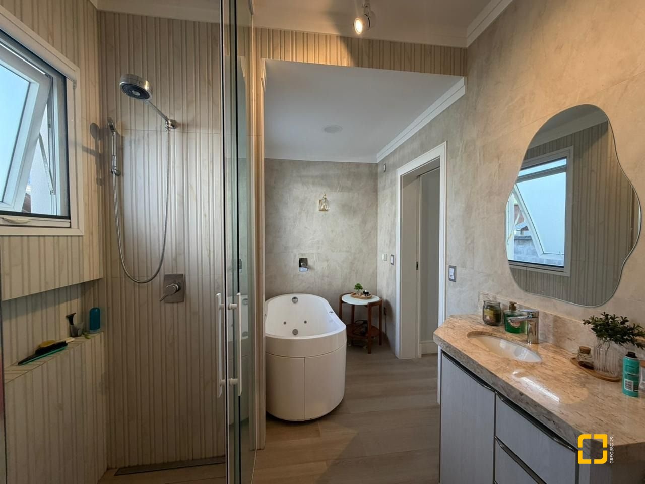 Casa de Condomínio com 204m², 3 quartos (sendo 1 suíte), 1 garagem, no bairro Sul do Rio em Santo Amaro da Imperatriz