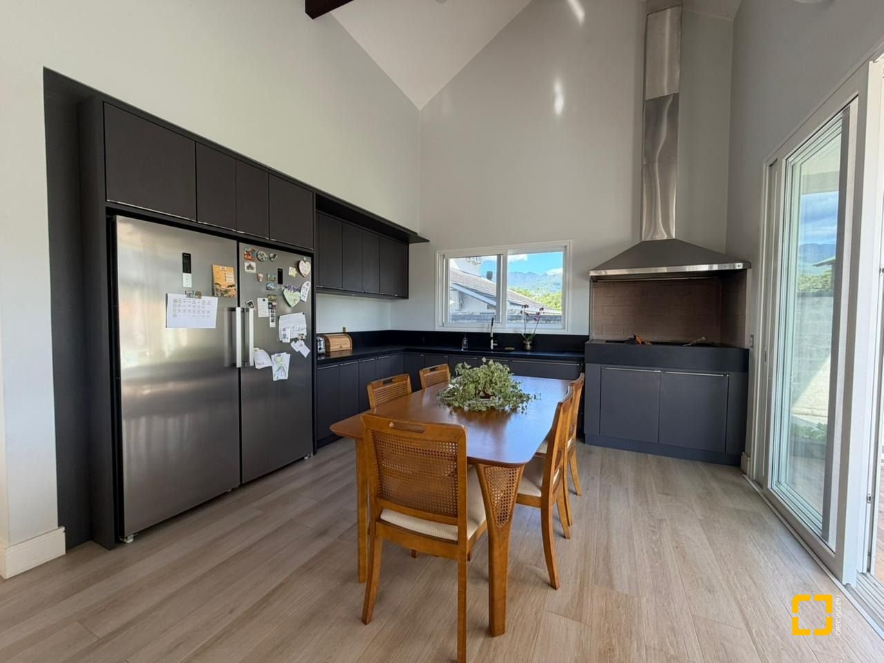 Casa de Condomínio com 204m², 3 quartos (sendo 1 suíte), 1 garagem, no bairro Sul do Rio em Santo Amaro da Imperatriz