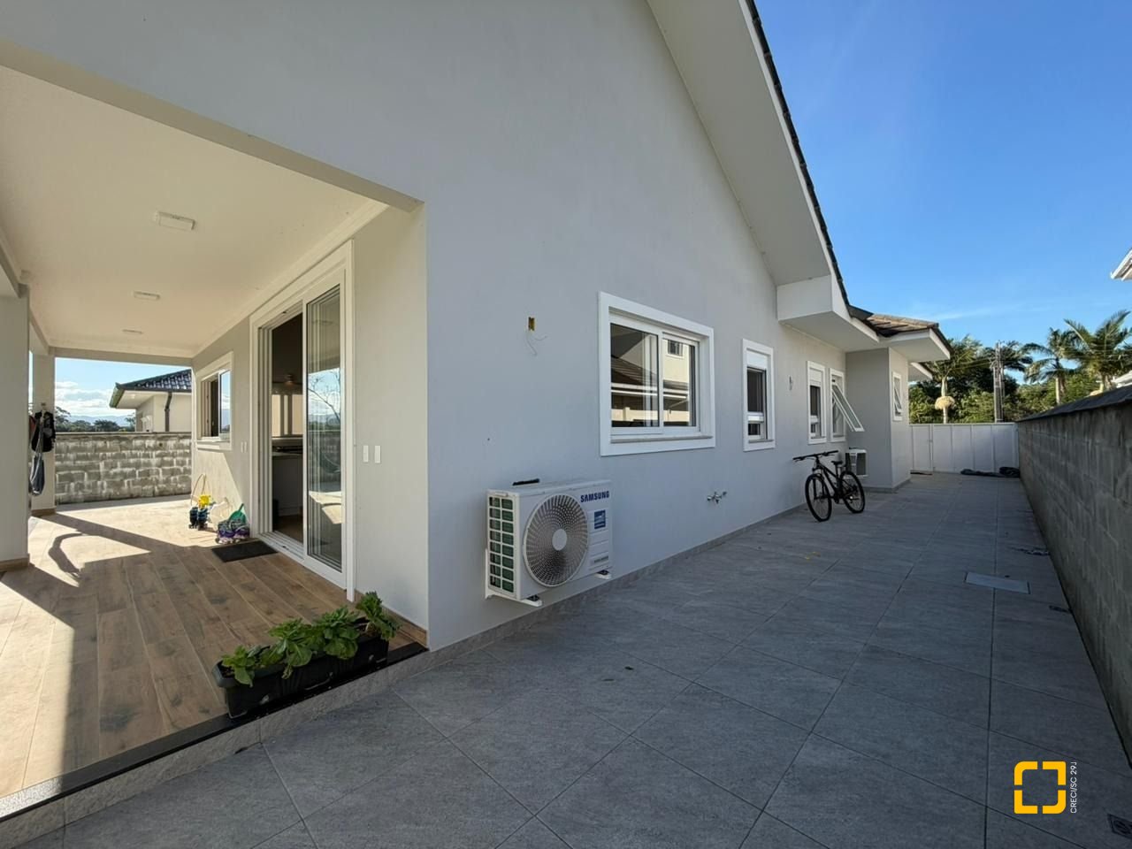 Casa de Condomínio com 204m², 3 quartos (sendo 1 suíte), 1 garagem, no bairro Sul do Rio em Santo Amaro da Imperatriz