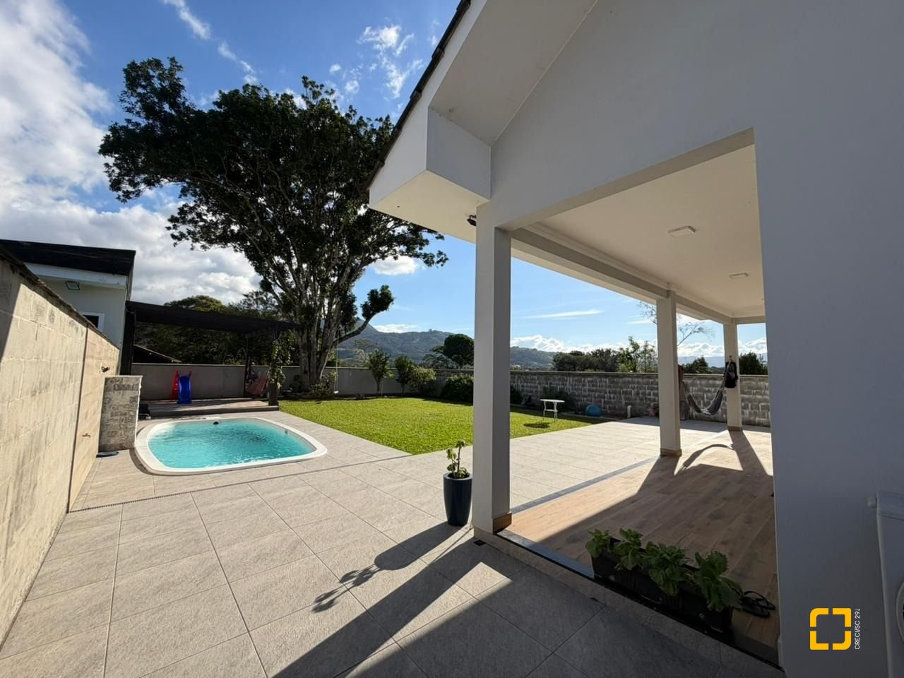 Casa de Condomínio com 204m², 3 quartos (sendo 1 suíte), 1 garagem, no bairro Sul do Rio em Santo Amaro da Imperatriz