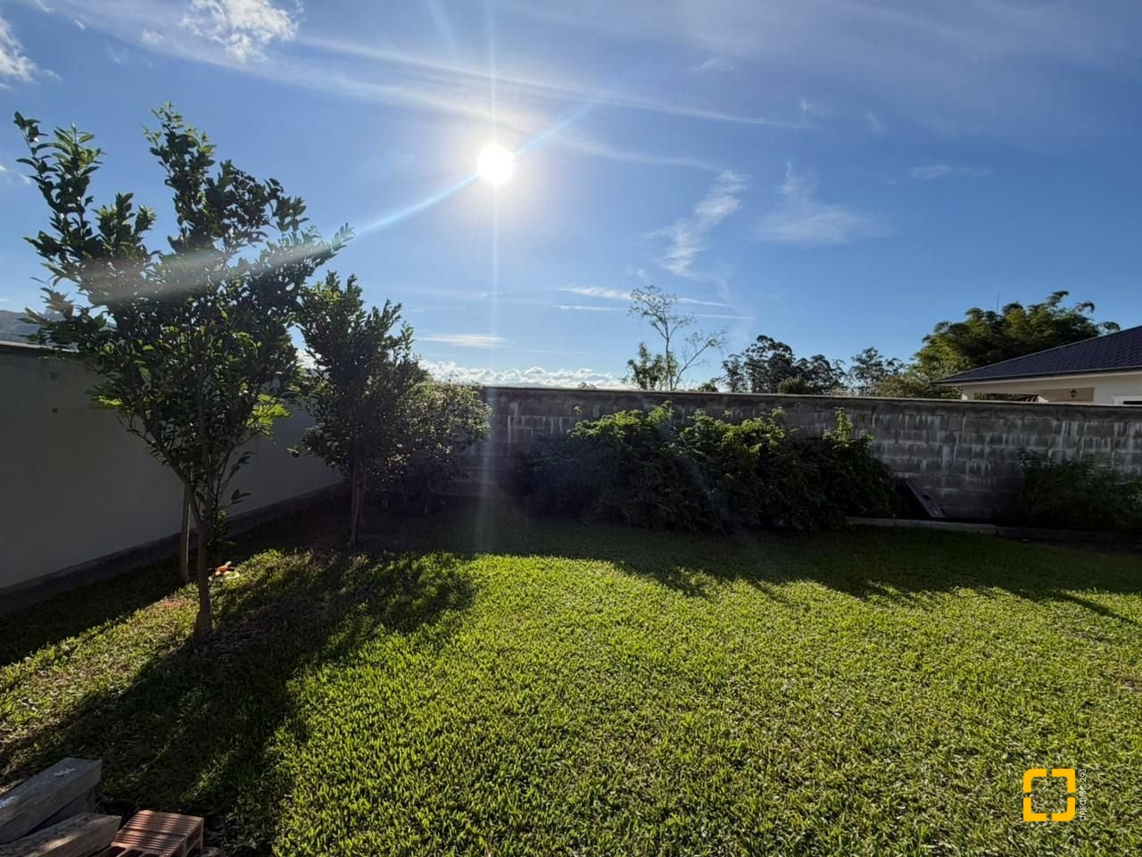 Casa de Condomínio com 204m², 3 quartos (sendo 1 suíte), 1 garagem, no bairro Sul do Rio em Santo Amaro da Imperatriz