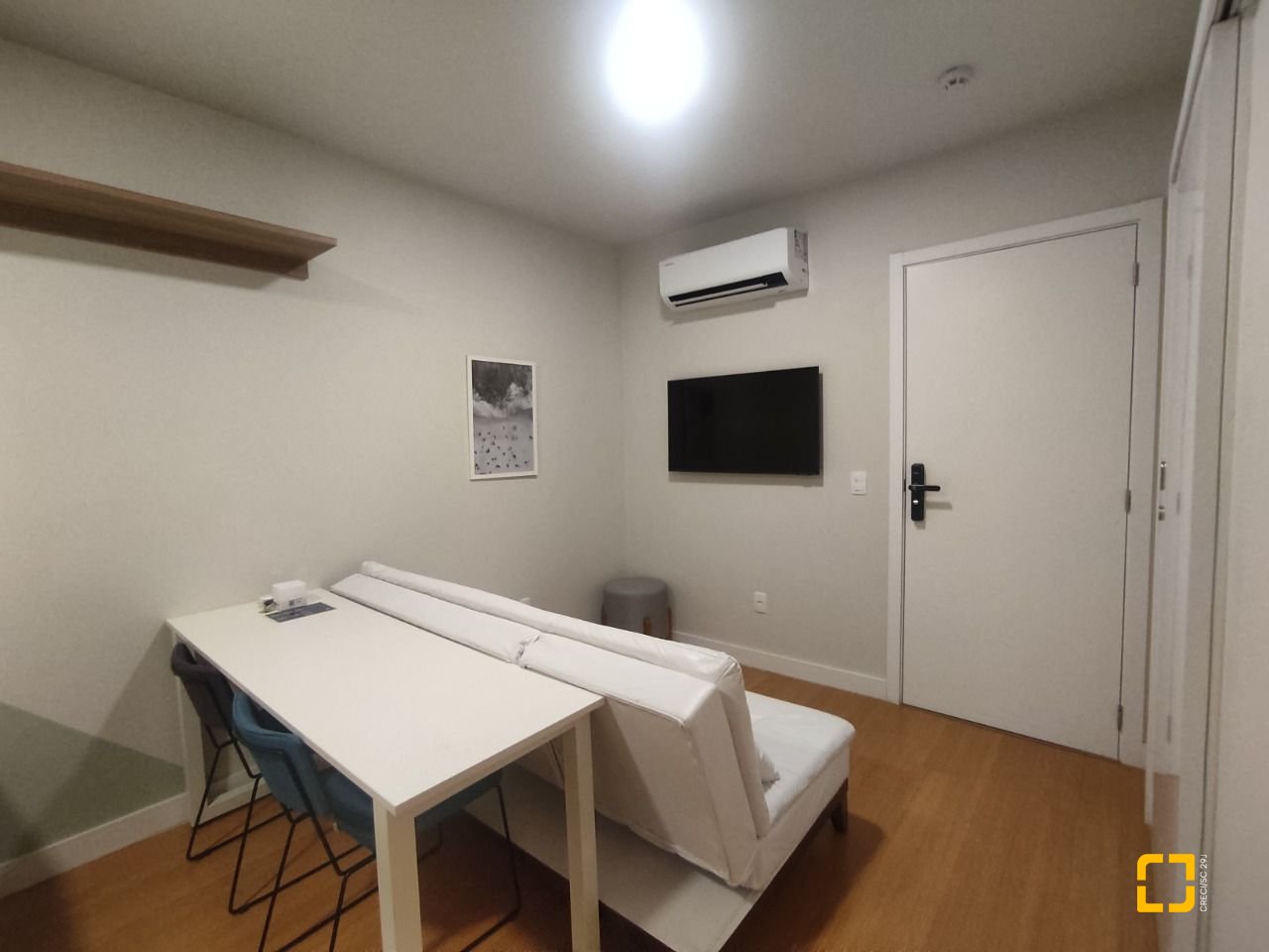 Studio com 23m², 1 quarto, 1 garagem, no bairro Carvoeira em Florianópolis