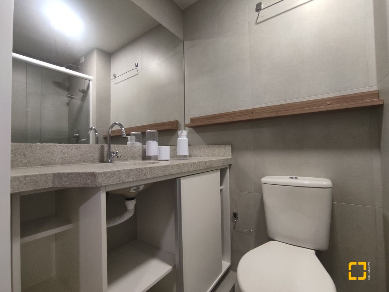 Studio com 23m², 1 quarto, 1 garagem, no bairro Carvoeira em Florianópolis