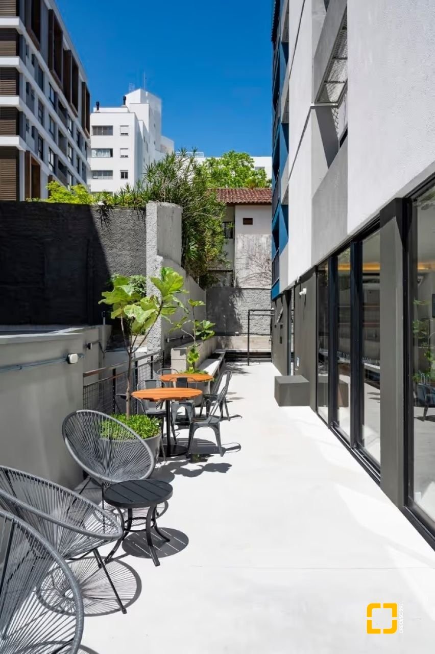 Studio com 23m², 1 quarto, 1 garagem, no bairro Carvoeira em Florianópolis