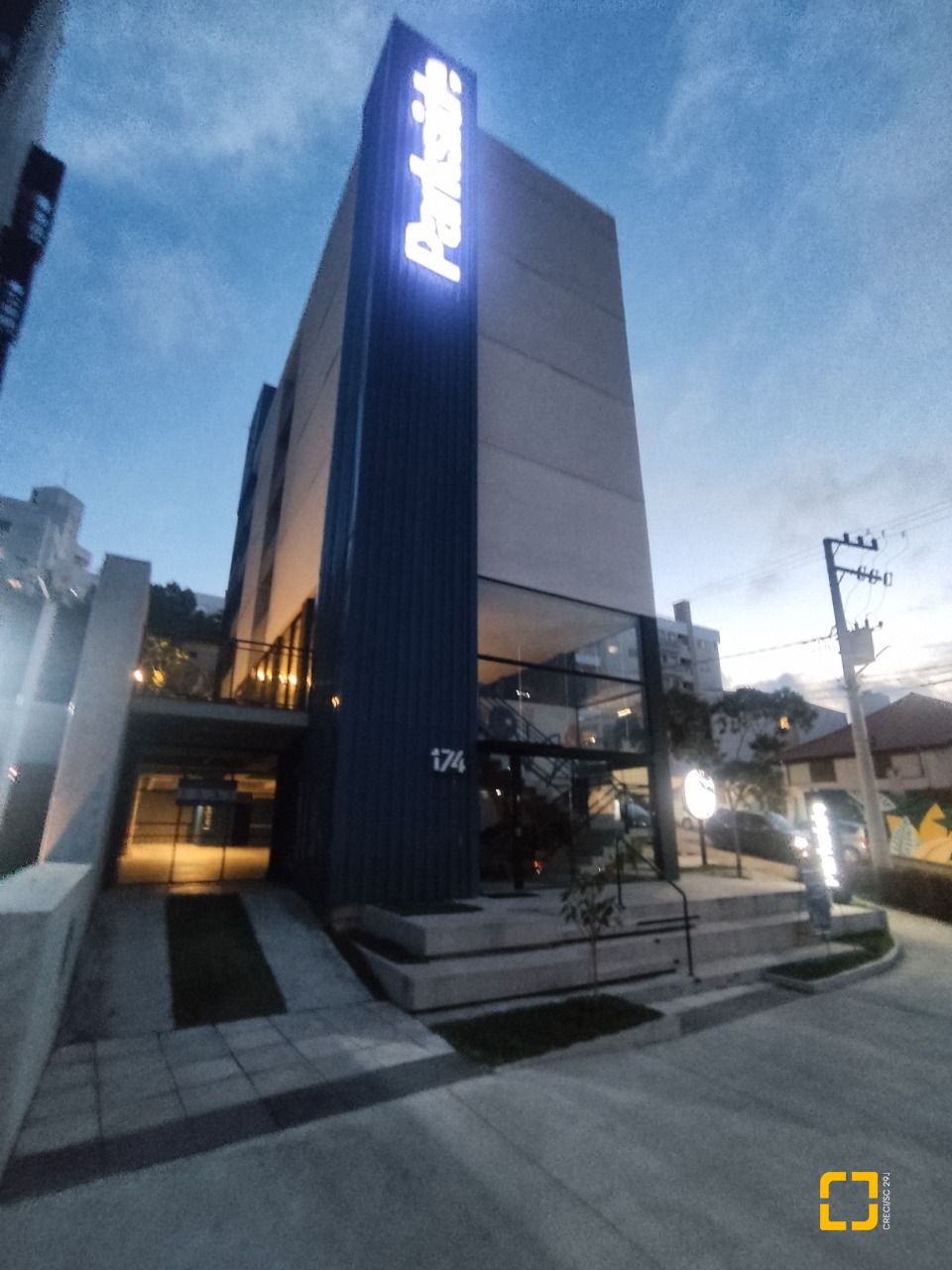Studio com 23m², 1 quarto, 1 garagem, no bairro Carvoeira em Florianópolis