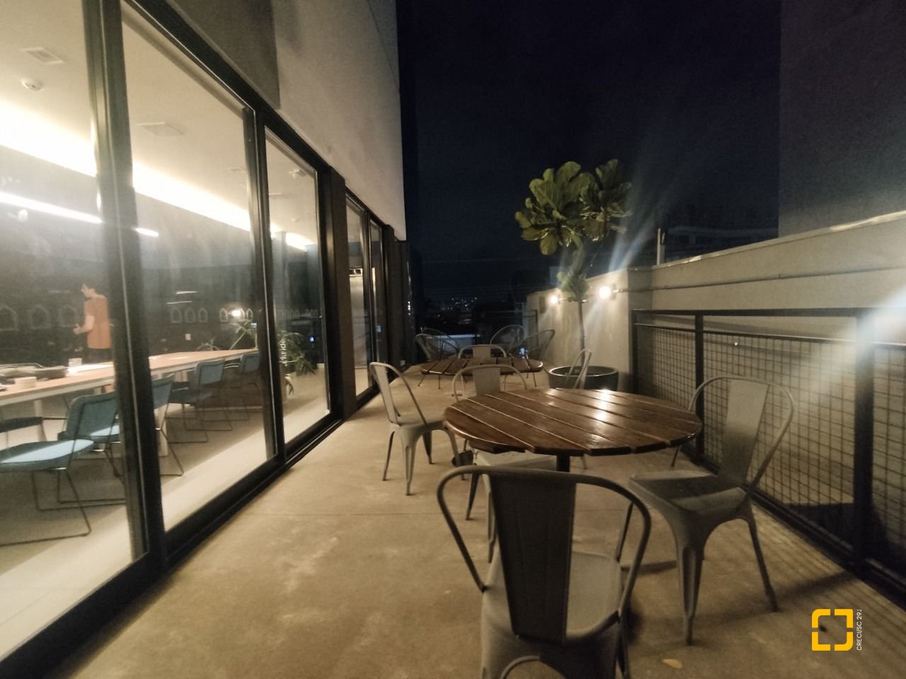 Studio com 23m², 1 quarto, 1 garagem, no bairro Carvoeira em Florianópolis