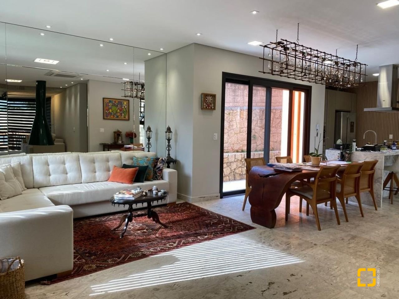 Casa de Condomínio com 323m², 6 quartos (sendo 3 suítes), 4 garagens, no bairro Cacupé em Florianópolis