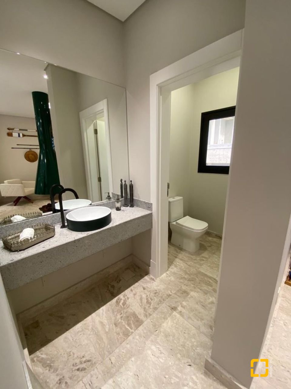 Casa de Condomínio com 323m², 6 quartos (sendo 3 suítes), 4 garagens, no bairro Cacupé em Florianópolis