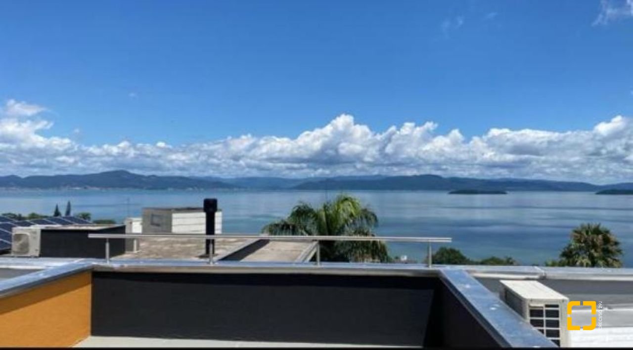 Casa de Condomínio com 323m², 6 quartos (sendo 3 suítes), 4 garagens, no bairro Cacupé em Florianópolis