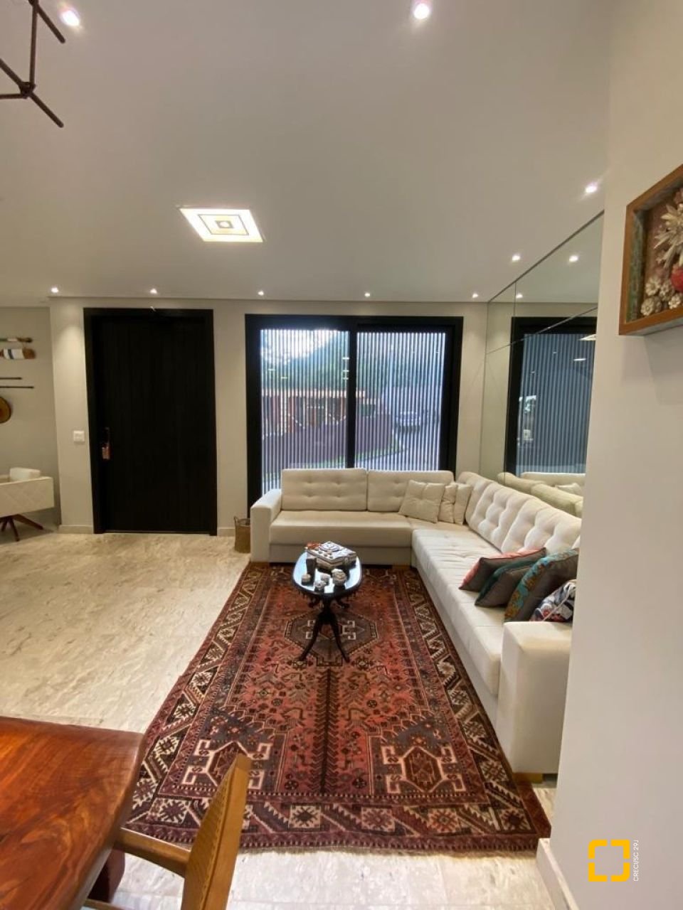 Casa de Condomínio com 323m², 6 quartos (sendo 3 suítes), 4 garagens, no bairro Cacupé em Florianópolis