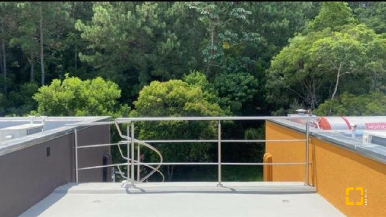 Casa de Condomínio com 323m², 6 quartos (sendo 3 suítes), 4 garagens, no bairro Cacupé em Florianópolis