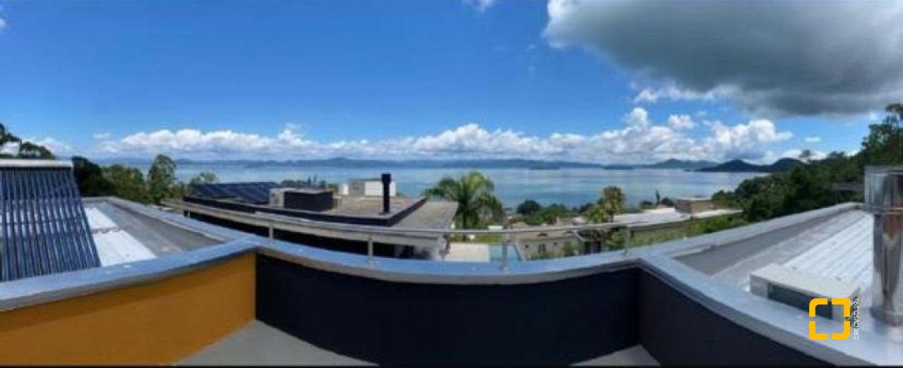 Casa de Condomínio com 323m², 6 quartos (sendo 3 suítes), 4 garagens, no bairro Cacupé em Florianópolis