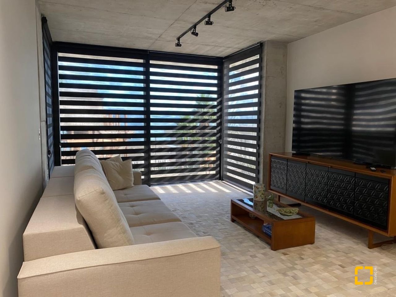 Casa de Condomínio com 323m², 6 quartos (sendo 3 suítes), 4 garagens, no bairro Cacupé em Florianópolis