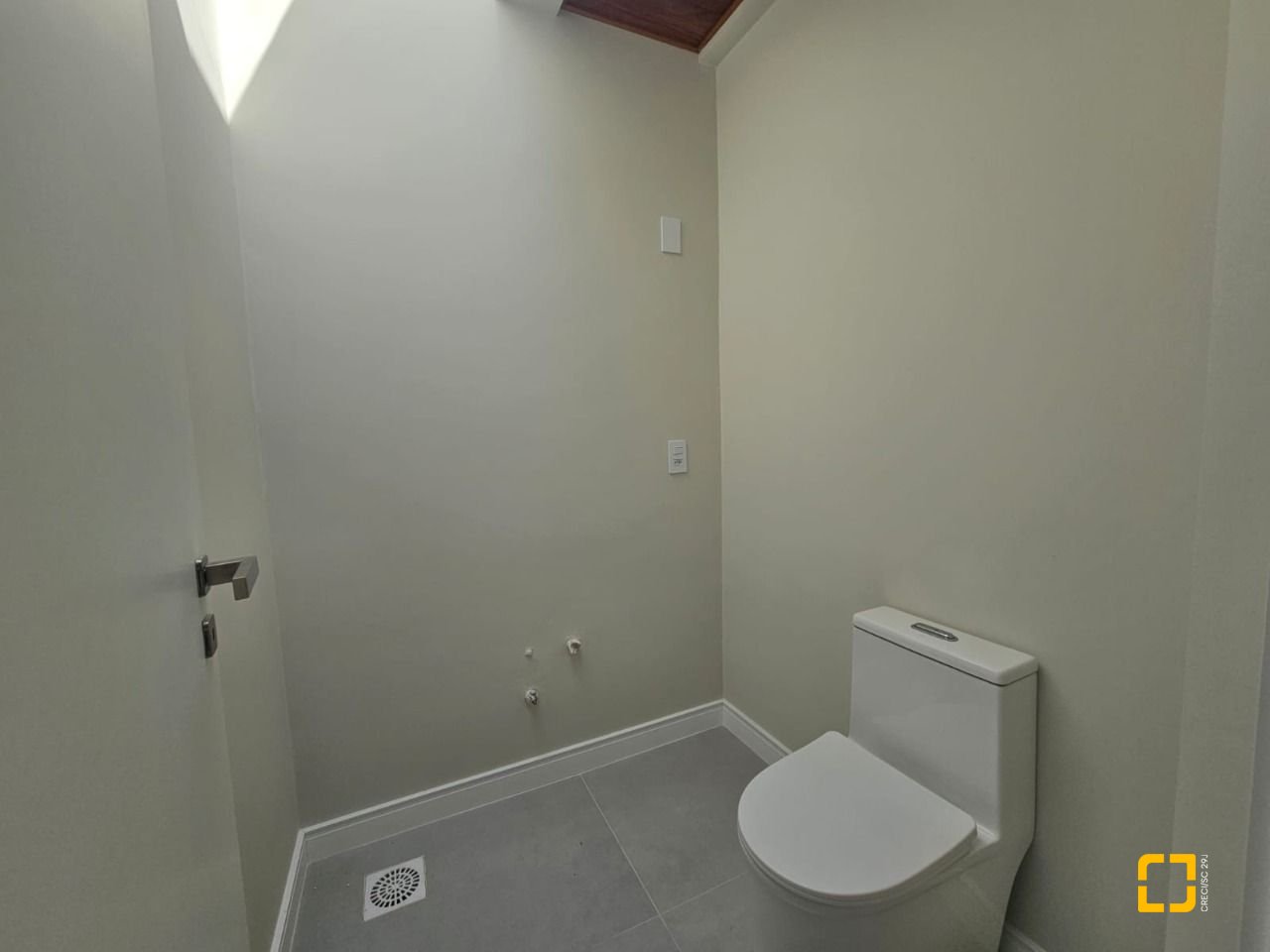 Casa de Condomínio com 365m², 6 quartos (sendo 3 suítes), 2 garagens, no bairro Campeche em Florianópolis