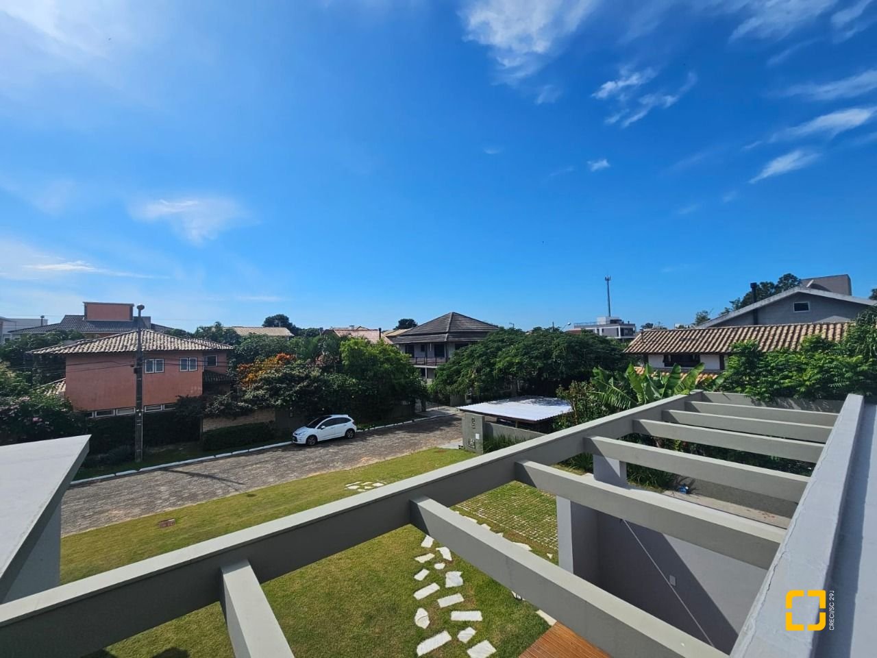 Casa de Condomínio com 365m², 6 quartos (sendo 3 suítes), 2 garagens, no bairro Campeche em Florianópolis