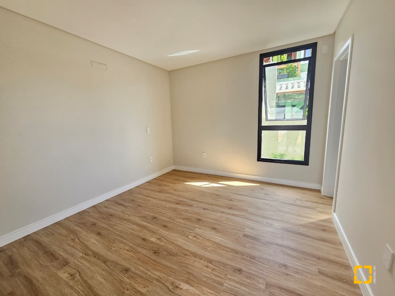 Casa de Condomínio com 365m², 6 quartos (sendo 3 suítes), 2 garagens, no bairro Campeche em Florianópolis