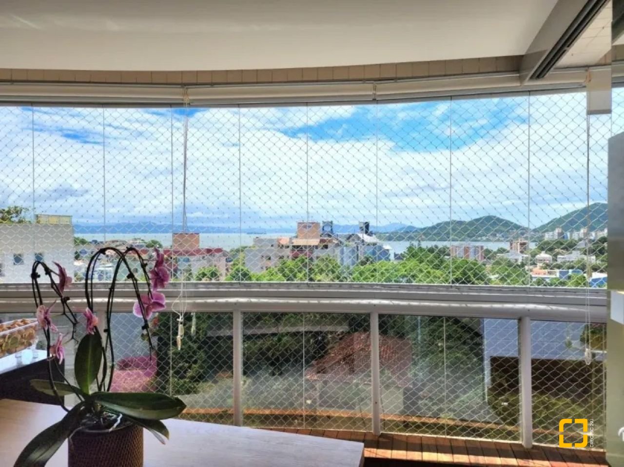 Apartamento com 113m², 4 quartos (sendo 1 suíte), 2 garagens, no bairro João Paulo em Florianópolis