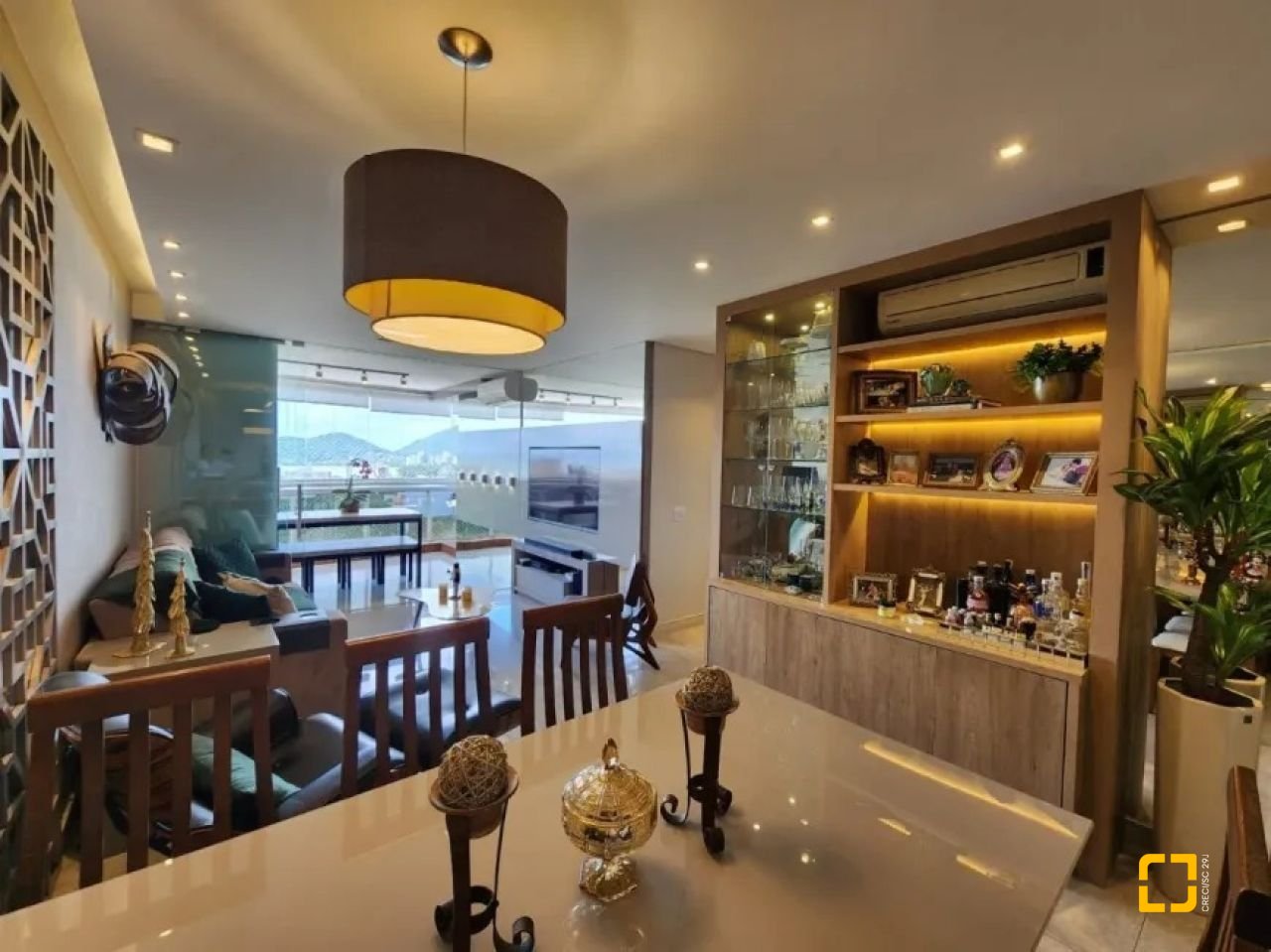 Apartamento com 113m², 4 quartos (sendo 1 suíte), 2 garagens, no bairro João Paulo em Florianópolis