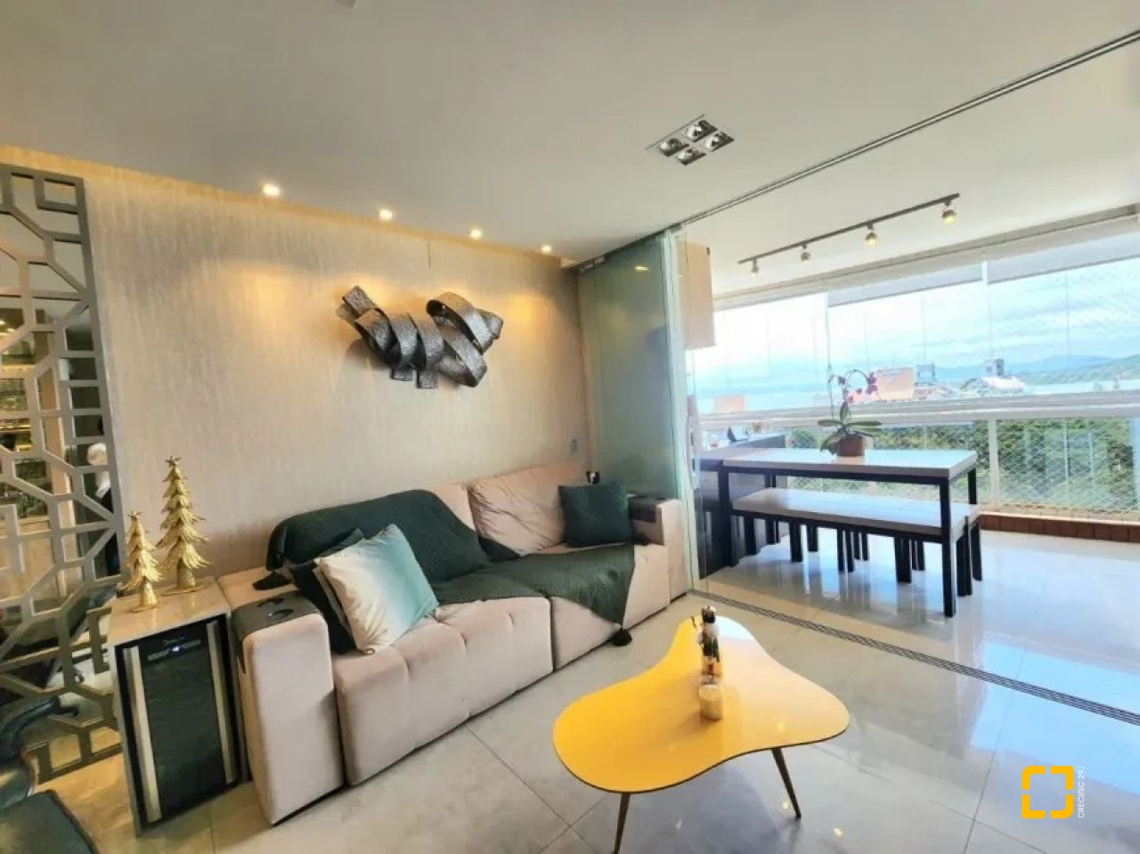 Apartamento com 113m², 4 quartos (sendo 1 suíte), 2 garagens, no bairro João Paulo em Florianópolis