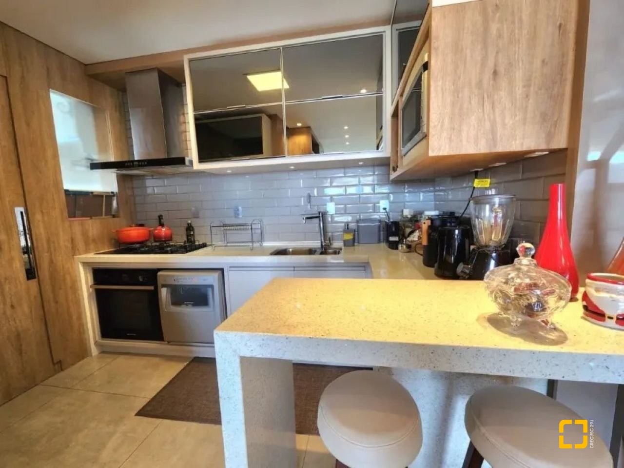 Apartamento com 113m², 4 quartos (sendo 1 suíte), 2 garagens, no bairro João Paulo em Florianópolis