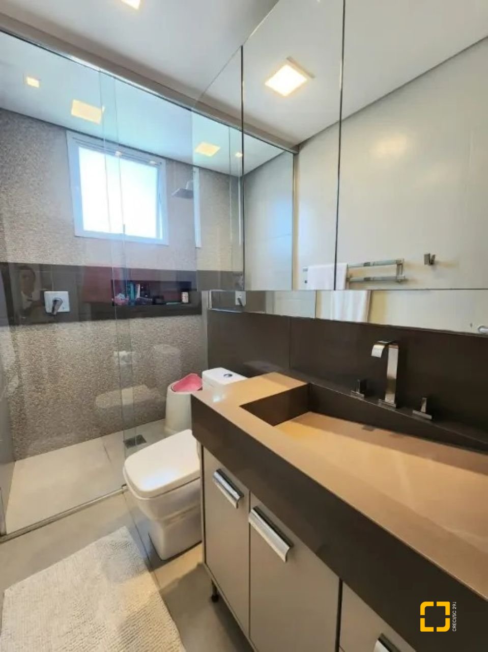 Apartamento com 113m², 4 quartos (sendo 1 suíte), 2 garagens, no bairro João Paulo em Florianópolis