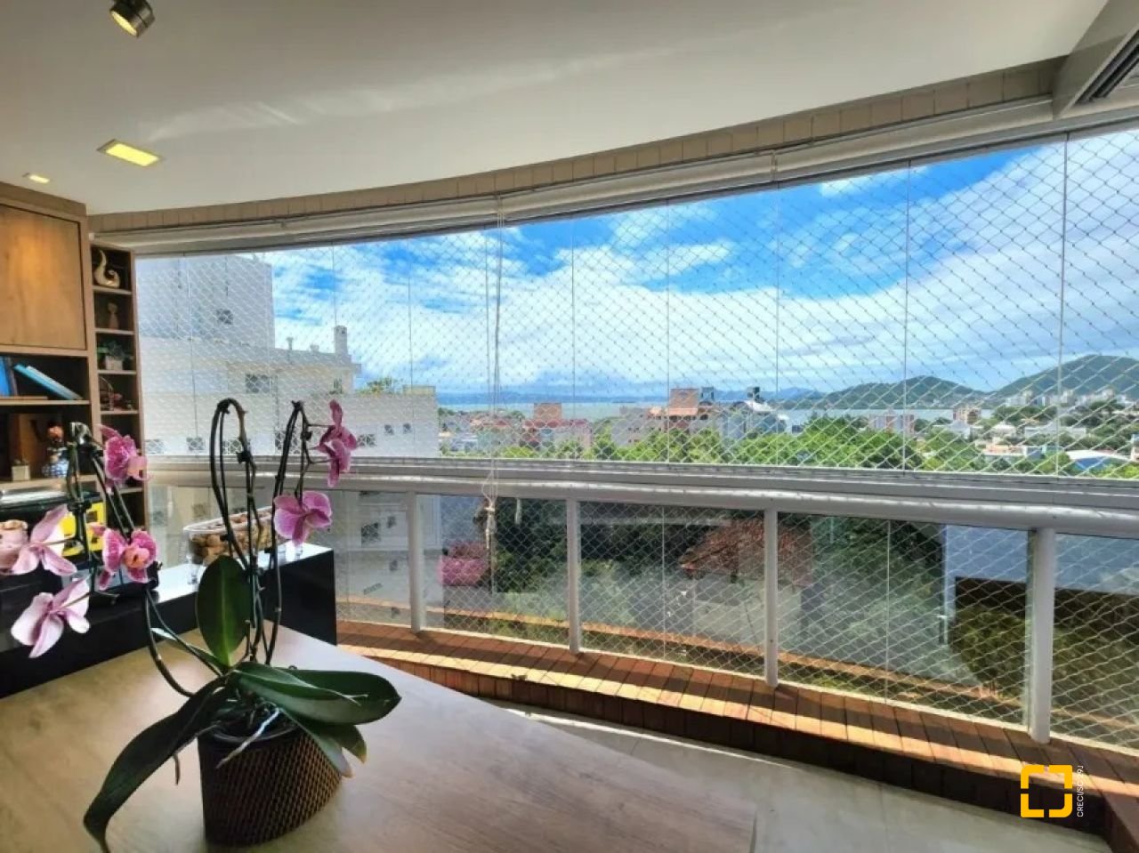 Apartamento com 113m², 4 quartos (sendo 1 suíte), 2 garagens, no bairro João Paulo em Florianópolis
